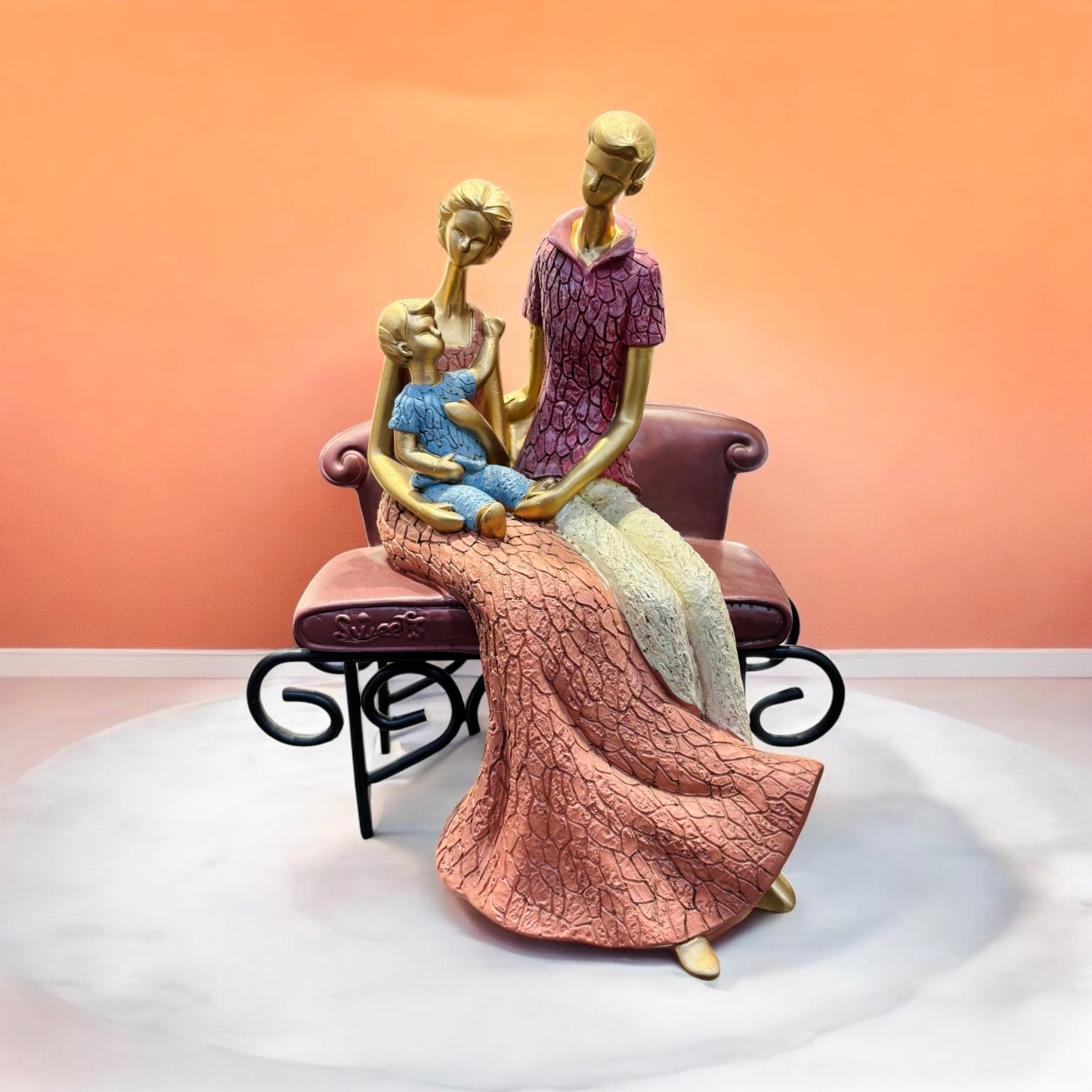 Loving Family: Decorative Family Figurine Ideal for Home Decor