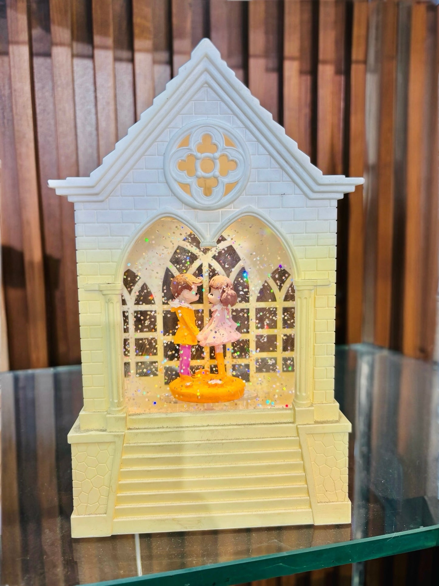 Couple Shimmer House Ideal For Home Decor