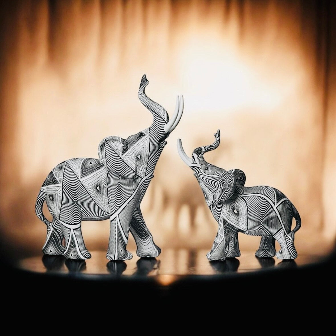 Grey and Black Elephant Set Table Decorative Showpiece