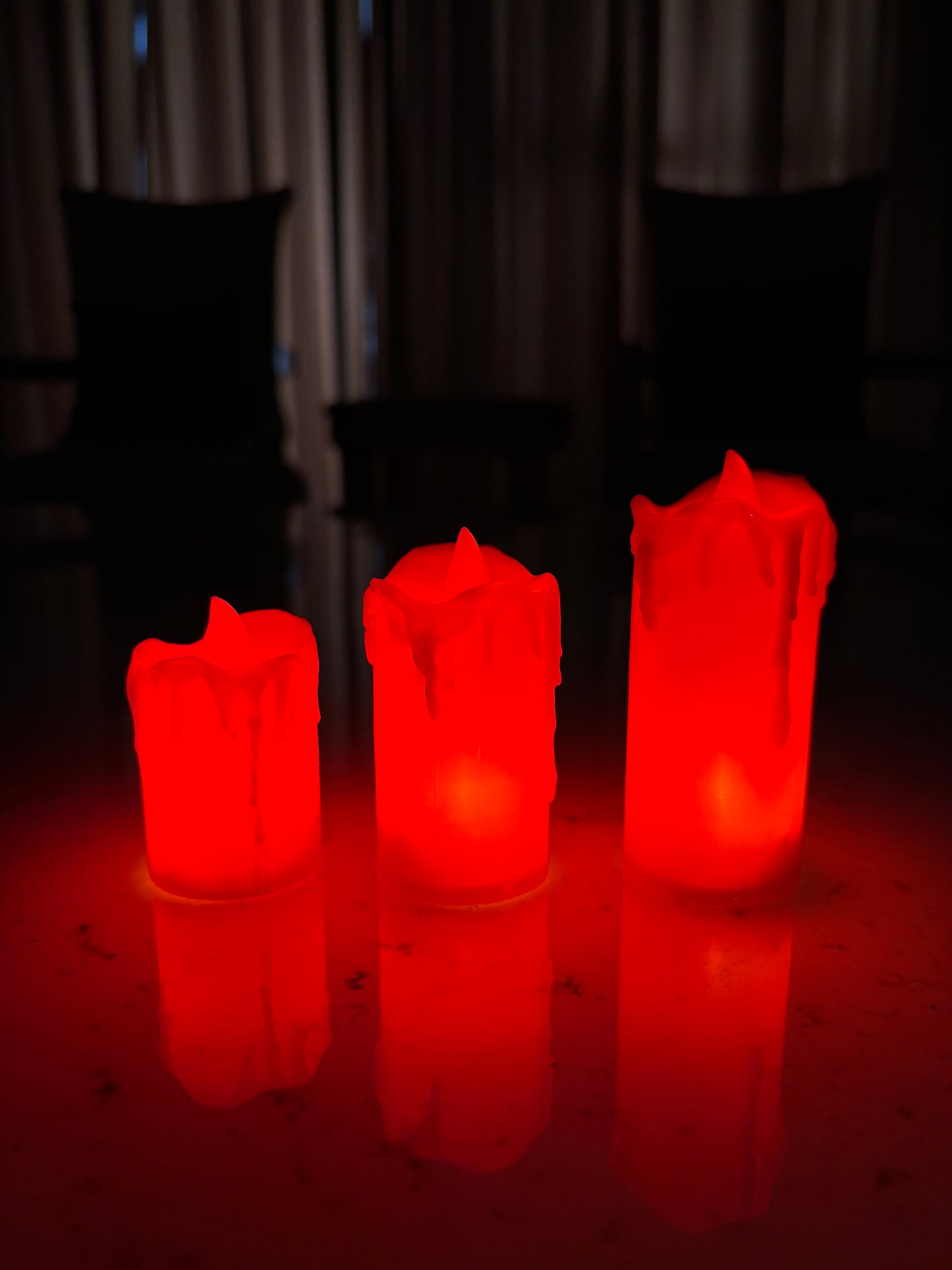 Vibrant Red LED Flameless Pillar Candles – Set of 3 Tiered Realistic Glow Candles with Melted Edge Design